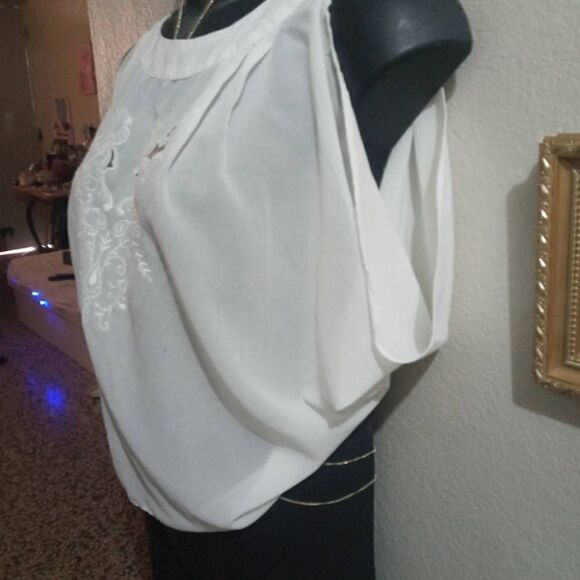 Open back vintage top  - Picture 12 of 16